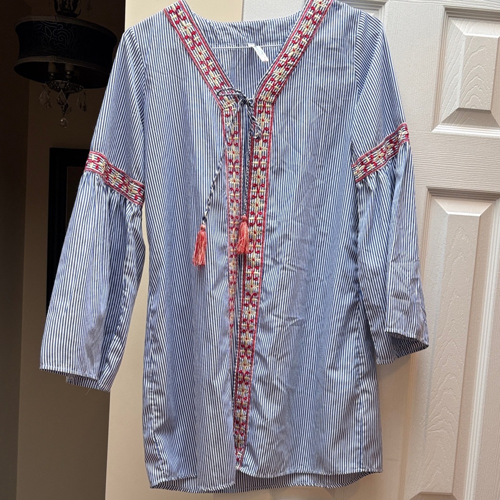 2/$10 Shoreline swim cover up Blue and Pink Striped Sz. Small